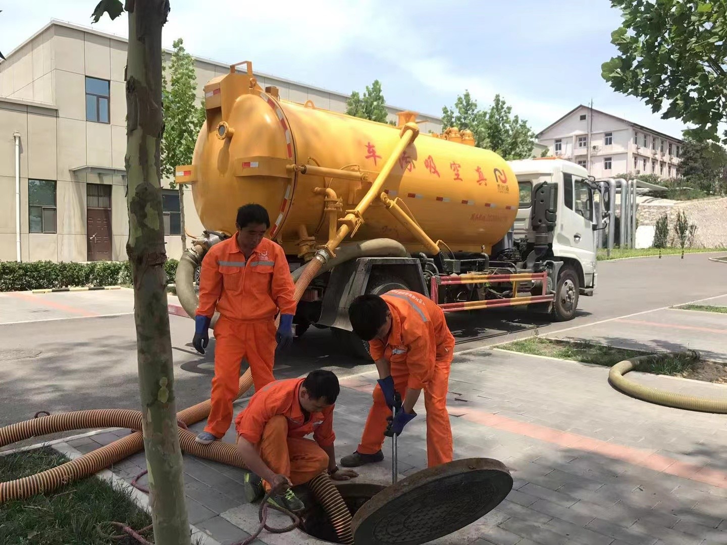 芦山化粪池清理与5-8吨吸粪车施工效率分析